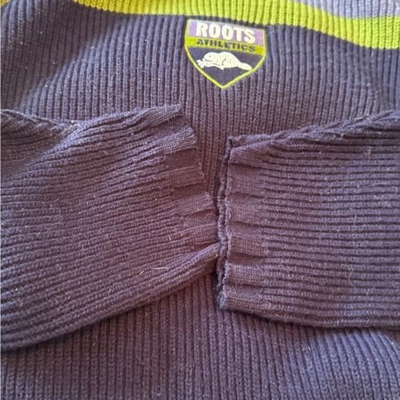 🍁 Vintage Warm and Cozy ROOTS Sweater- Size Ladies Large 🍁 - Picture 9 of 16